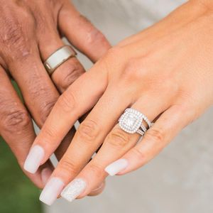 Image post by @theknot on Instagram