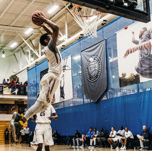 Image post by @nikeeyb on Instagram