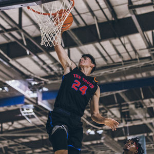 Image post by @nikeeyb on Instagram