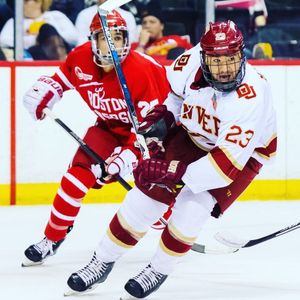 Image post by @du_hockey on Instagram