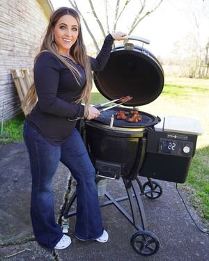 Image post by @girlgonegrilling on Instagram