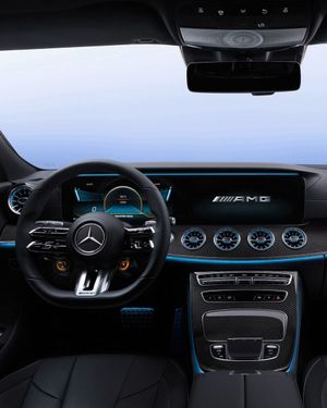 Image post by @MercedesBenzUSA on Twitter