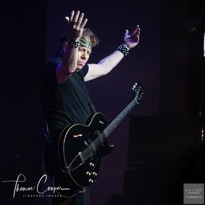 Image post by @lightboximages on Instagram