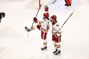 Image post by @du_hockey on Instagram