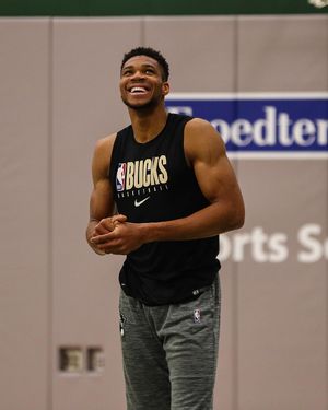 Image post by @giannis_an34 on Instagram