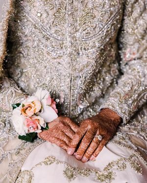 Image post by @thismodernlovephoto on Instagram