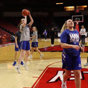 Image post by @drakewbb on Instagram