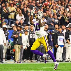 Image post by @ariannagrainey on Instagram