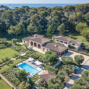 Image post by @christiesrealestate on Instagram