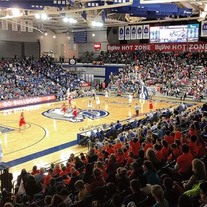 Image post by @dubulldogs on Instagram