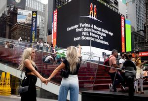 Image post by @iconsource_ on Instagram