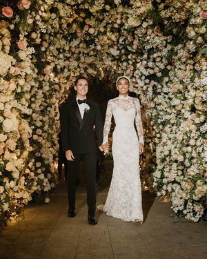 Image post by @theknot on Instagram
