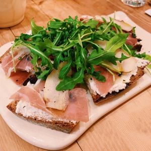 Image post by @lepainquotidienus on Instagram