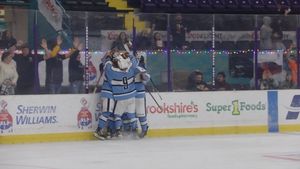 Video post by @etbu_hockey on Instagram