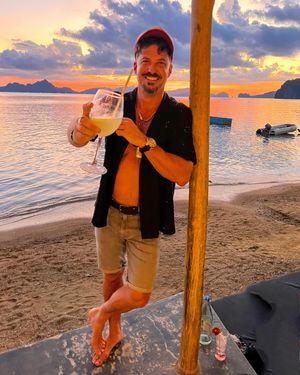 Image post by @johnnybananas on Instagram