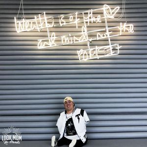 Image post by @lookmomnohands on Instagram