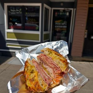 Image post by @bagelstreetdeli on Instagram