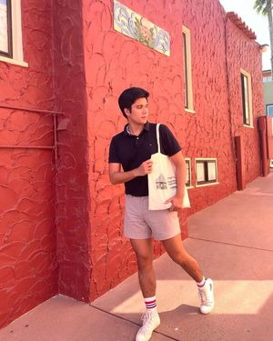 Image post by @poshmarkmens on Instagram