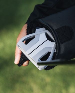 Image post by @taylormade_golf_japan on Instagram