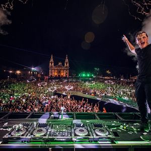 Image post by @martingarrix on Instagram