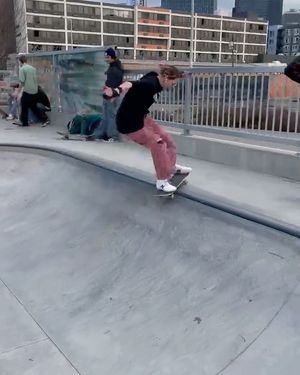 Image post by @skatelikeagirlsea on Instagram