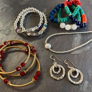 Image post by @beadcache on Instagram