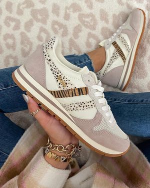 Image post by @dsw on Instagram