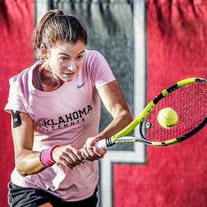 Image post by @ou_wtennis on Instagram