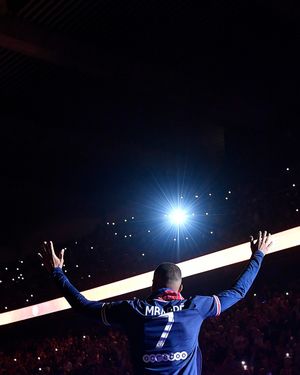Image post by @psg on Instagram