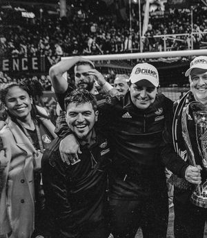 Image post by @clubelevenmag on Twitter