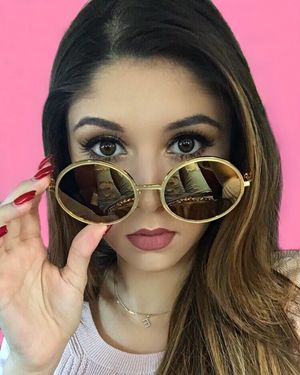 Image post by @elizabethelias on Instagram