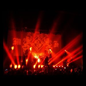 Image post by @thewarfield on Instagram
