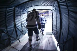 Image post by @tblightning on Twitter