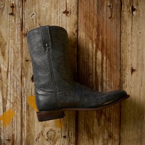 Image post by @justinboots_ on Instagram