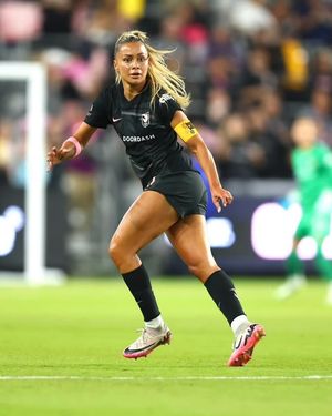 Image post by @nwsl on Instagram