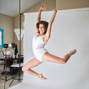 Image post by @ariannagrainey on Instagram