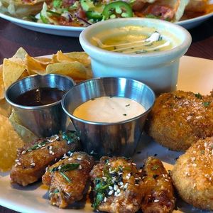 Image post by @houlihans on Instagram