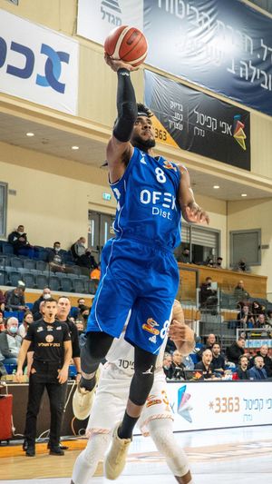 Video post by @bherzliya on Instagram