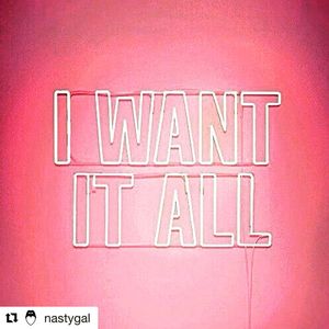 Image post by @lifesadiscoball on Instagram