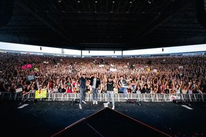 Image post by @therealcarlospena on Instagram