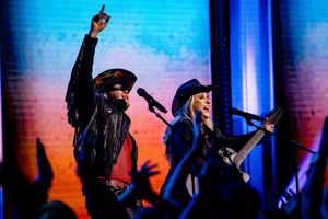 Image post by @iHeartRadio on Twitter