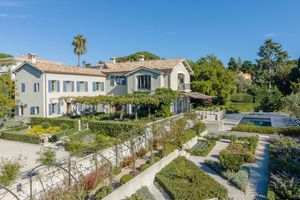 Image post by @christiesrealestate on Instagram