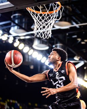 Image post by @londonlions on Instagram