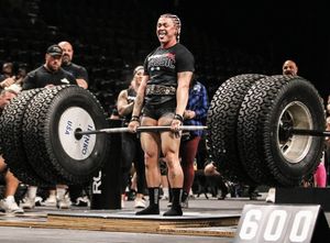 Image post by @e.murray_pro.strongwoman on Instagram