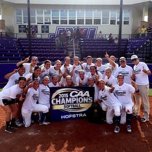 Image post by @hofstrasoftball on Instagram
