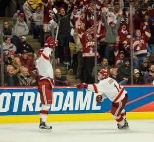 Image post by @du_hockey on Instagram