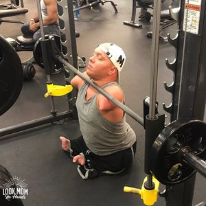Image post by @lookmomnohands on Instagram