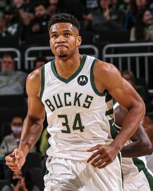 Image post by @giannis_an34 on Instagram
