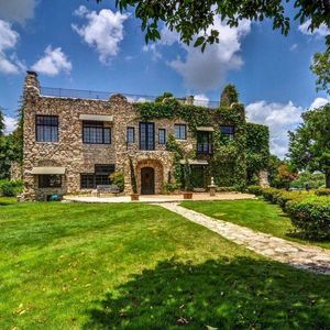 Image post by @christiesrealestate on Instagram