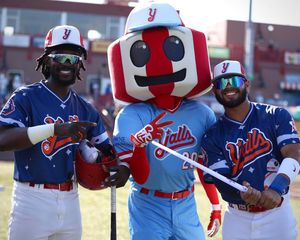 Image post by @florenceyallsbaseball on Instagram